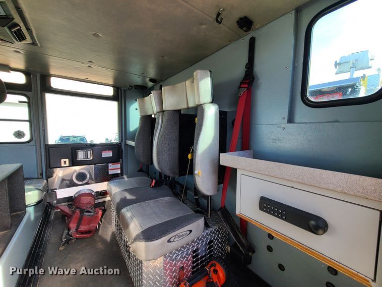 image for item DN5741 2007 Pierce Quantum  pumper fire truck