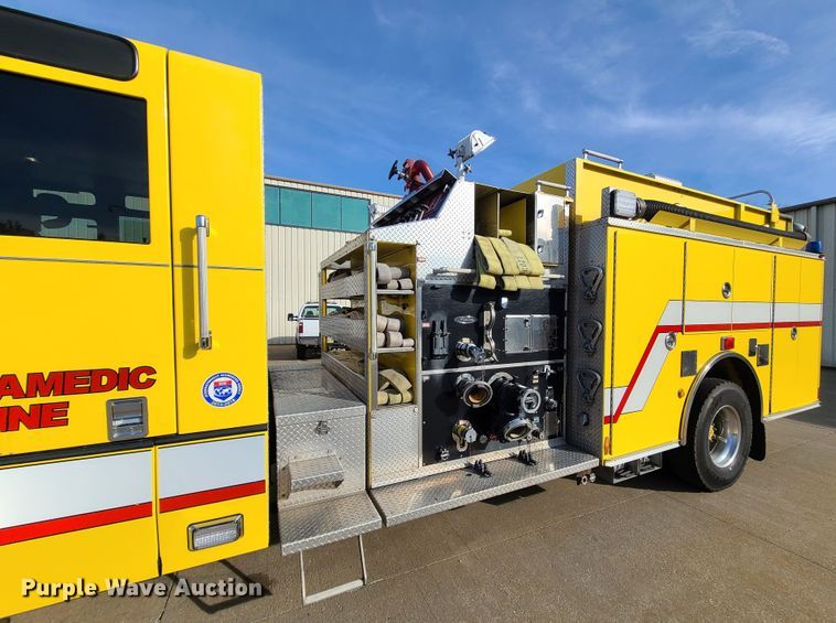 image for item DN5741 2007 Pierce Quantum  pumper fire truck
