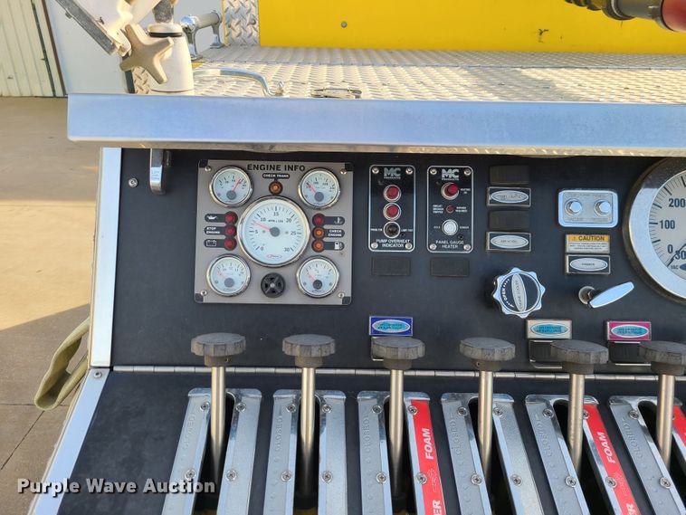 image for item DN5741 2007 Pierce Quantum  pumper fire truck