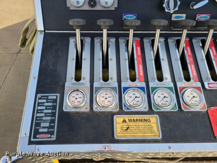 image for item DN5741 2007 Pierce Quantum  pumper fire truck