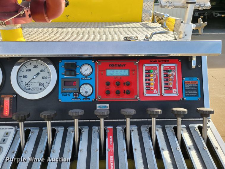 image for item DN5741 2007 Pierce Quantum  pumper fire truck