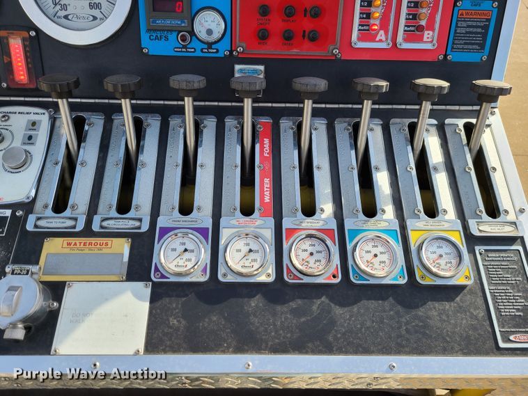 image for item DN5741 2007 Pierce Quantum  pumper fire truck