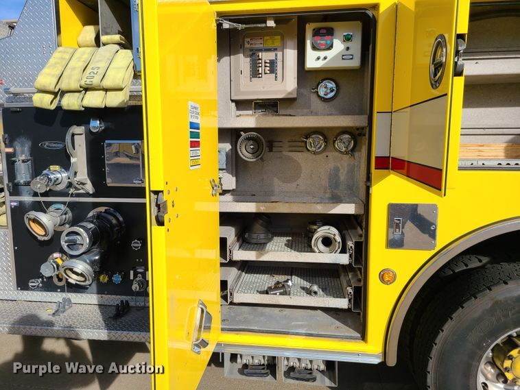 image for item DN5741 2007 Pierce Quantum  pumper fire truck