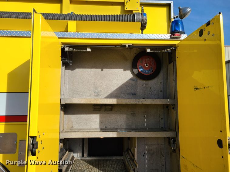 image for item DN5741 2007 Pierce Quantum  pumper fire truck