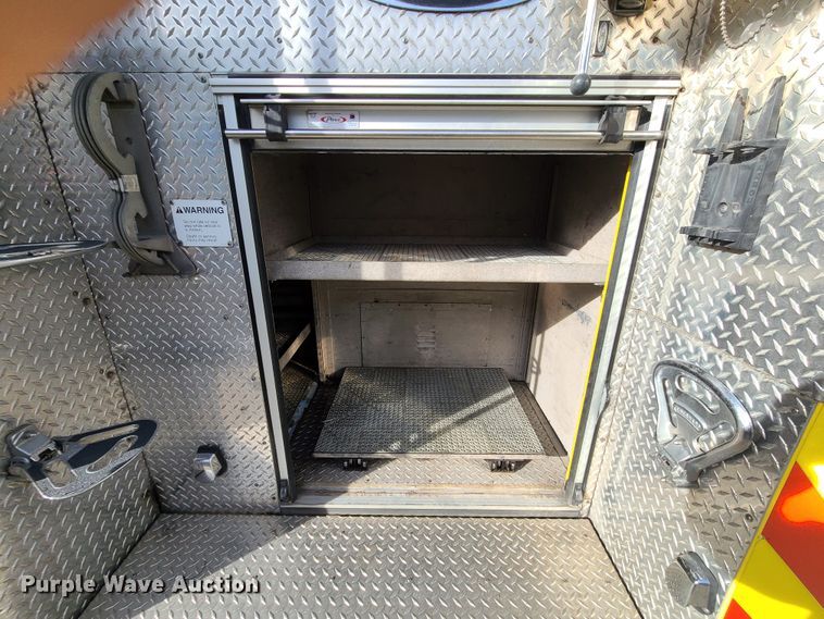 image for item DN5741 2007 Pierce Quantum  pumper fire truck