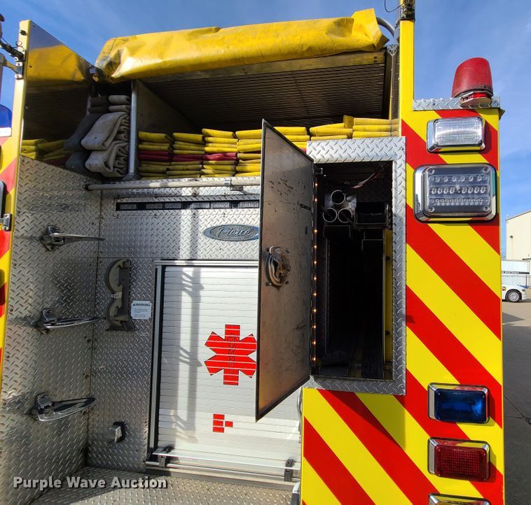 image for item DN5741 2007 Pierce Quantum  pumper fire truck