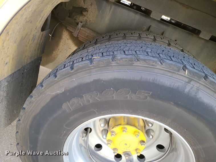 image for item DN5741 2007 Pierce Quantum  pumper fire truck