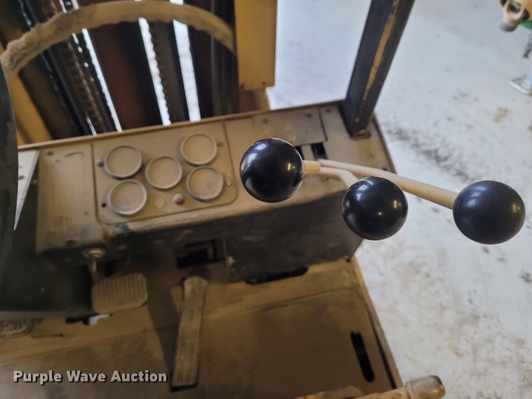 image for item FC9082 Yale  forklift