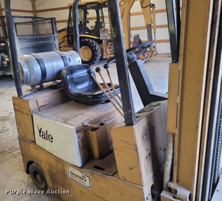 image for item FC9082 Yale  forklift