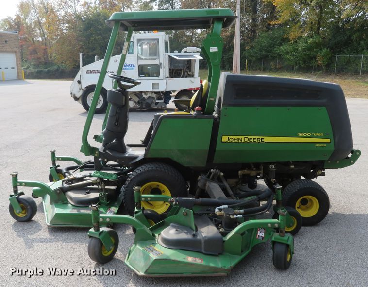 image for item FP9444 John Deere 1600 Series II  lawn mower