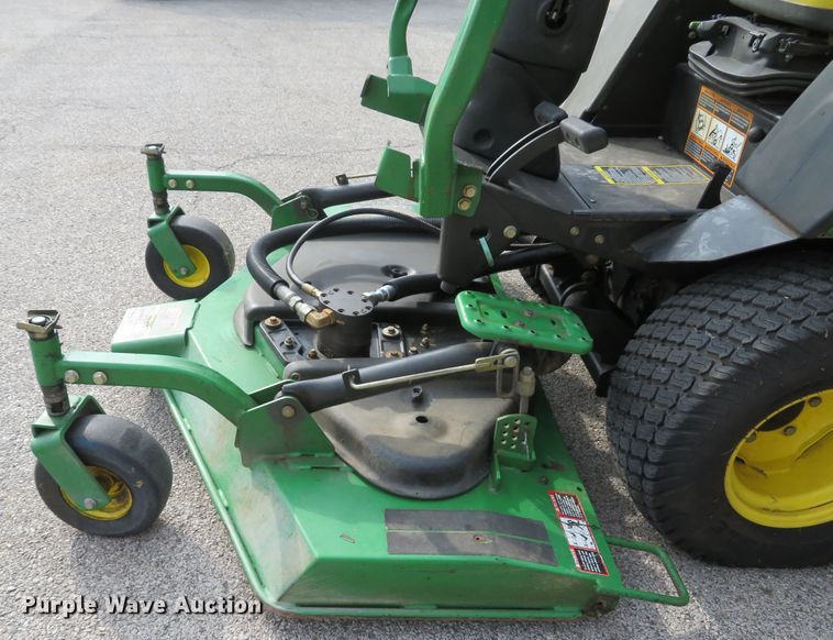 image for item FP9444 John Deere 1600 Series II  lawn mower