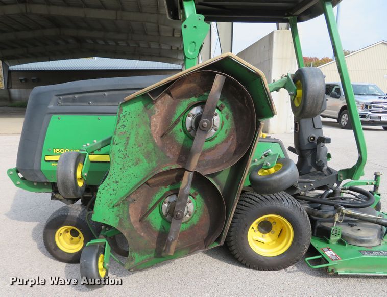 image for item FP9444 John Deere 1600 Series II  lawn mower