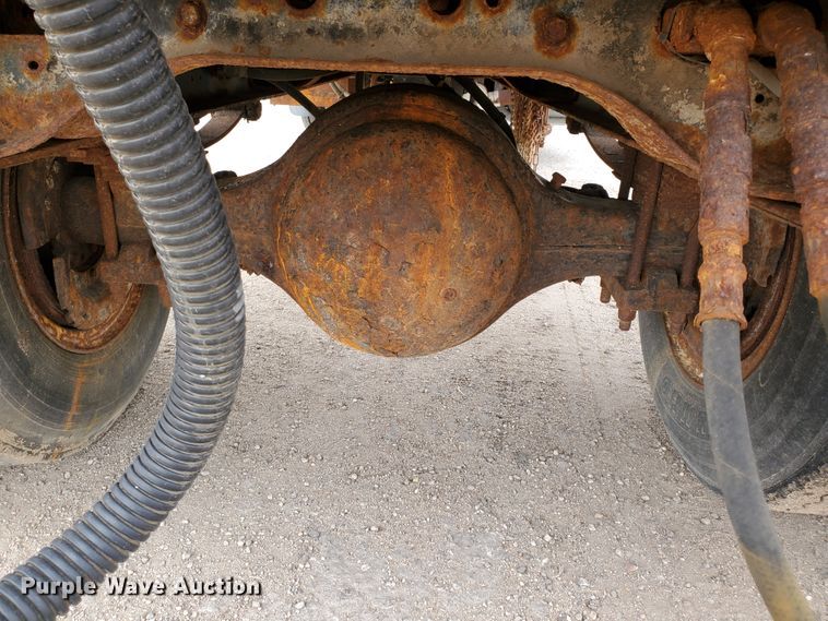 image for item GK9984 1992 International 4700  dump truck