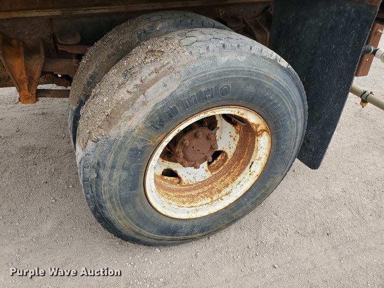 image for item GK9984 1992 International 4700  dump truck