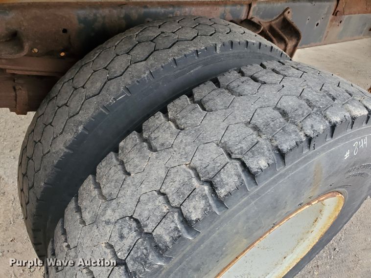 image for item GK9984 1992 International 4700  dump truck