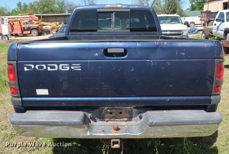 image for item GS9819 2000 Dodge Ram 1500  Club Cab pickup truck