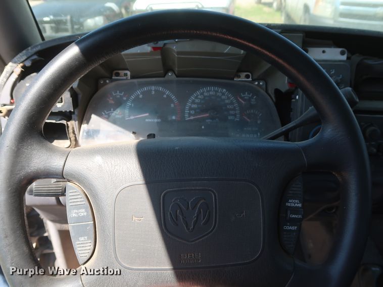 image for item GS9819 2000 Dodge Ram 1500  Club Cab pickup truck