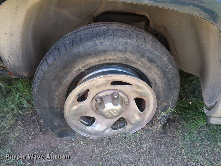 image for item GS9819 2000 Dodge Ram 1500  Club Cab pickup truck