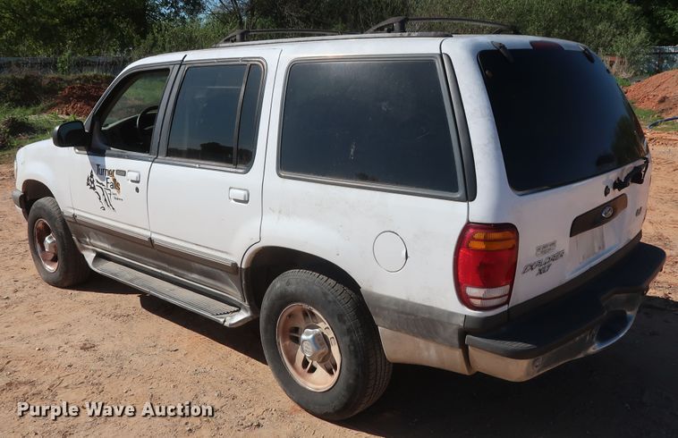 image for item GS9832 1999 Ford Explorer XLT  SUV