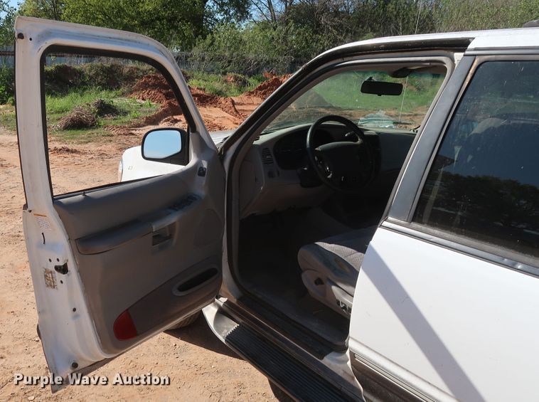 image for item GS9832 1999 Ford Explorer XLT  SUV