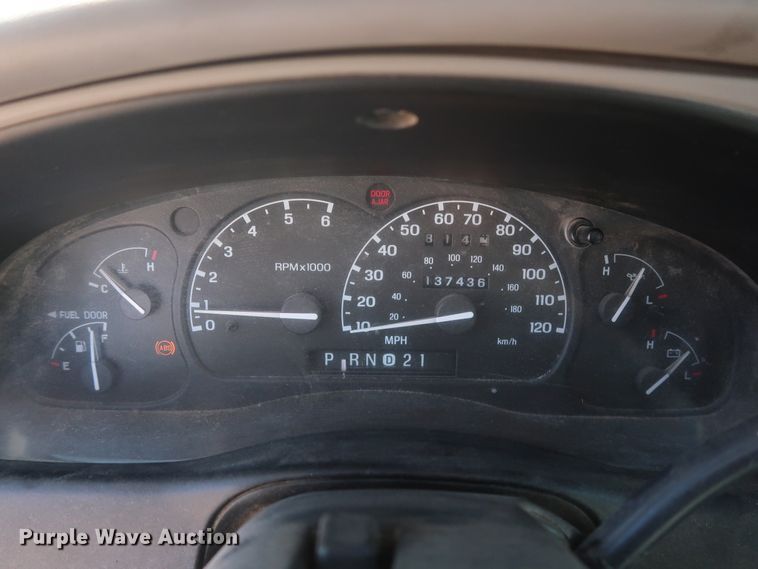 image for item GS9832 1999 Ford Explorer XLT  SUV