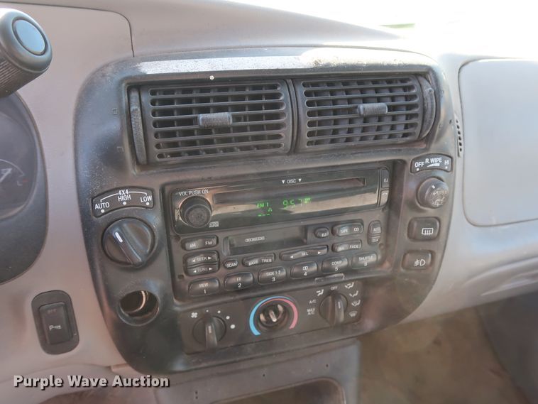 image for item GS9832 1999 Ford Explorer XLT  SUV