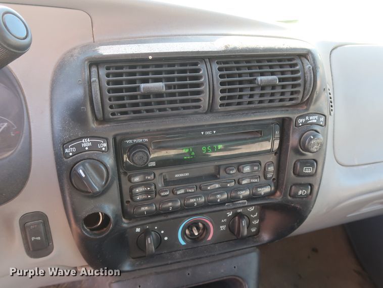 image for item GS9832 1999 Ford Explorer XLT  SUV