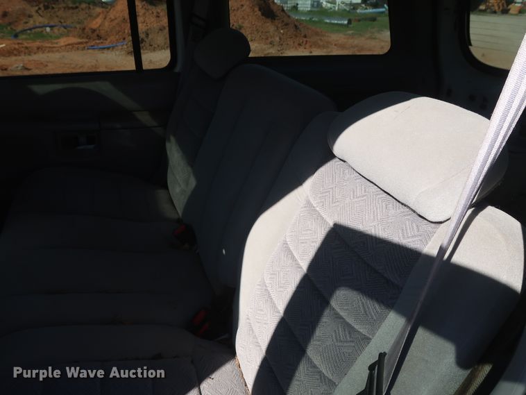 image for item GS9832 1999 Ford Explorer XLT  SUV