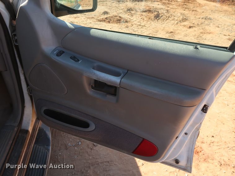 image for item GS9832 1999 Ford Explorer XLT  SUV