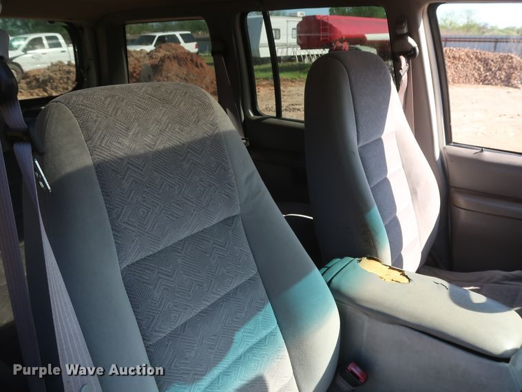 image for item GS9832 1999 Ford Explorer XLT  SUV