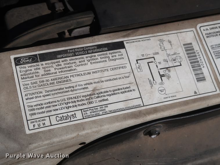 image for item GS9832 1999 Ford Explorer XLT  SUV