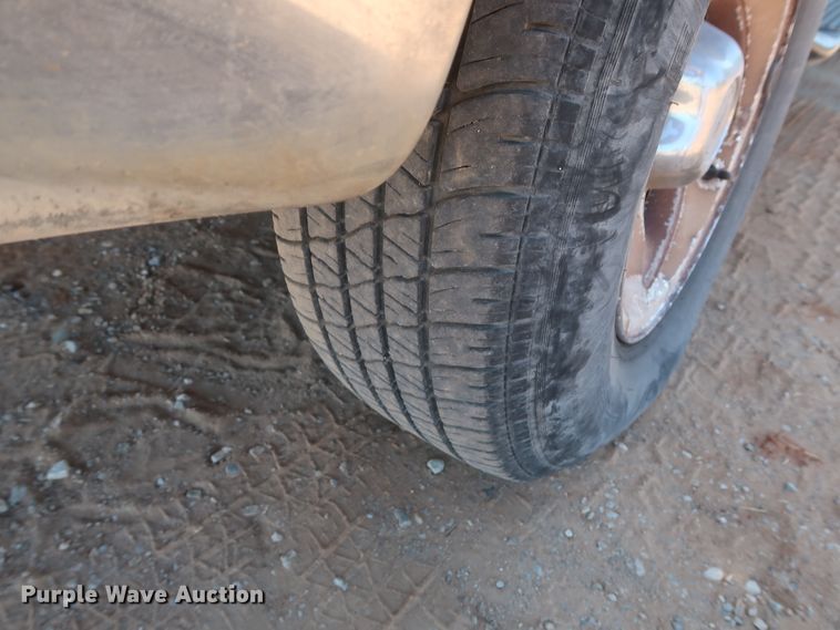 image for item GS9832 1999 Ford Explorer XLT  SUV