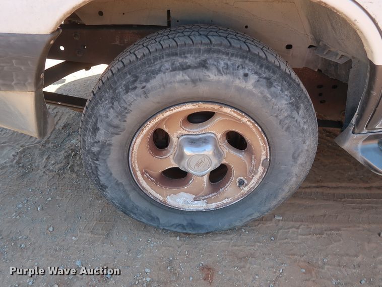 image for item GS9832 1999 Ford Explorer XLT  SUV