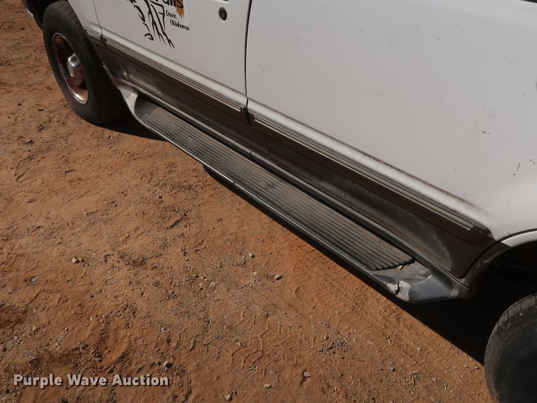 image for item GS9832 1999 Ford Explorer XLT  SUV