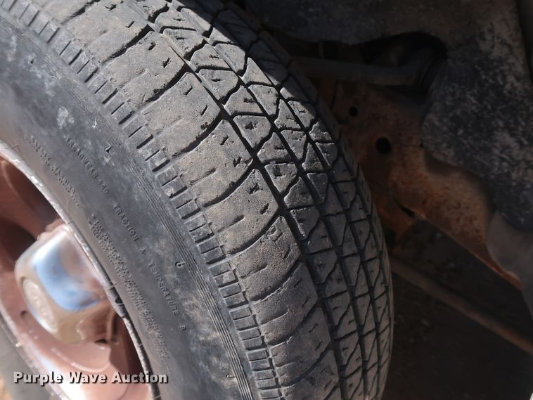 image for item GS9832 1999 Ford Explorer XLT  SUV