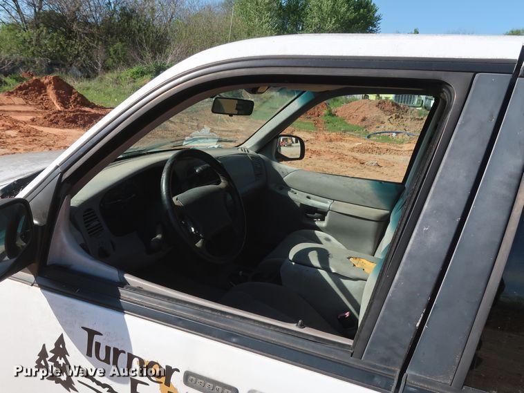 image for item GS9832 1999 Ford Explorer XLT  SUV