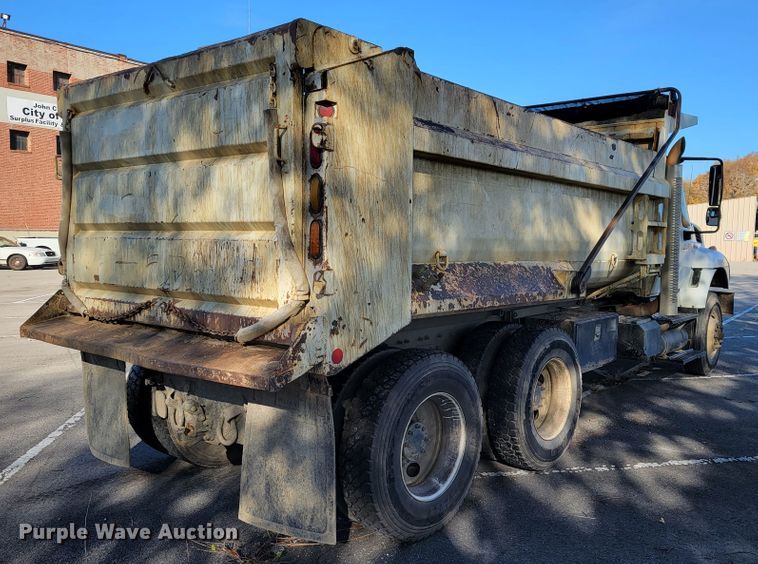 image for item ID9215 2009 International WorkStar 7400  dump truck