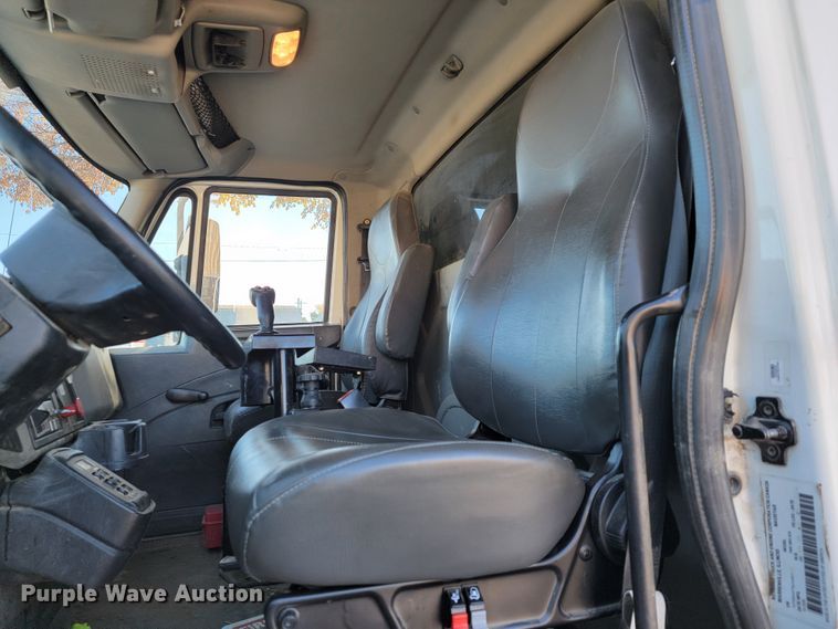 image for item ID9215 2009 International WorkStar 7400  dump truck