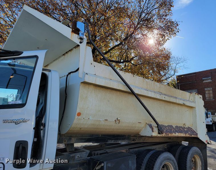 image for item ID9215 2009 International WorkStar 7400  dump truck