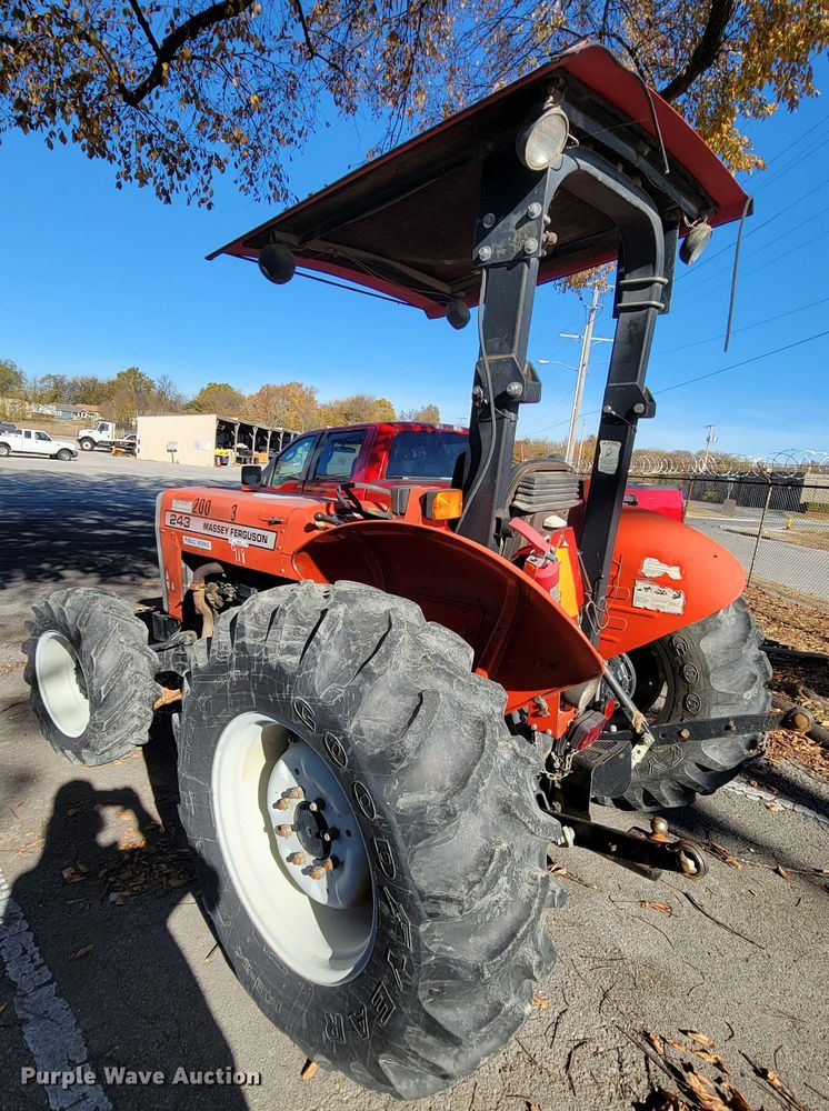 image for item ID9220 2001 Massey Ferguson 243  tractor