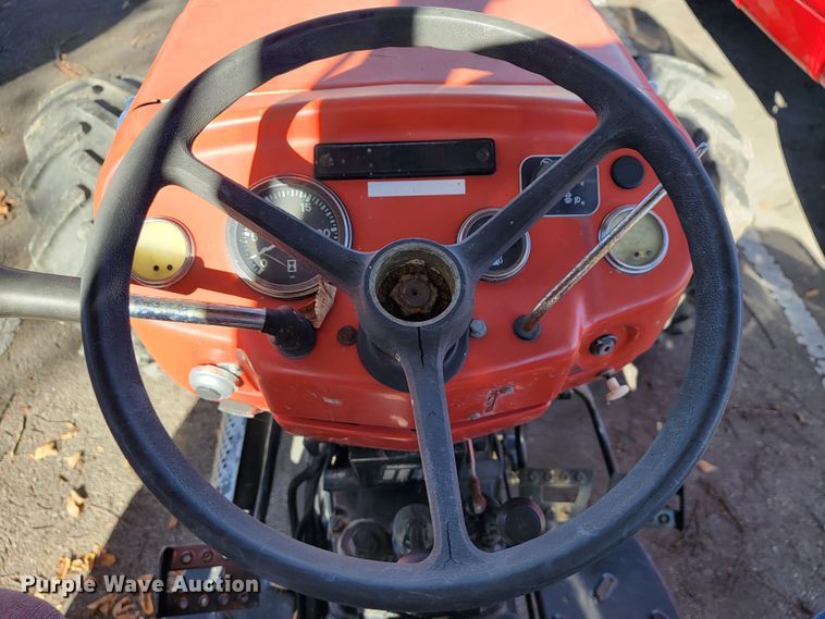 image for item ID9220 2001 Massey Ferguson 243  tractor