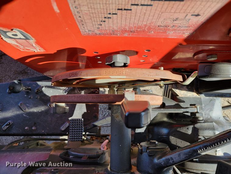 image for item ID9220 2001 Massey Ferguson 243  tractor