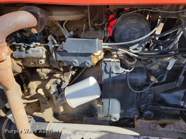 image for item ID9220 2001 Massey Ferguson 243  tractor