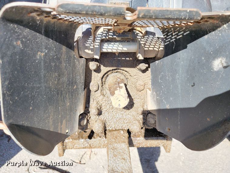 image for item ID9220 2001 Massey Ferguson 243  tractor