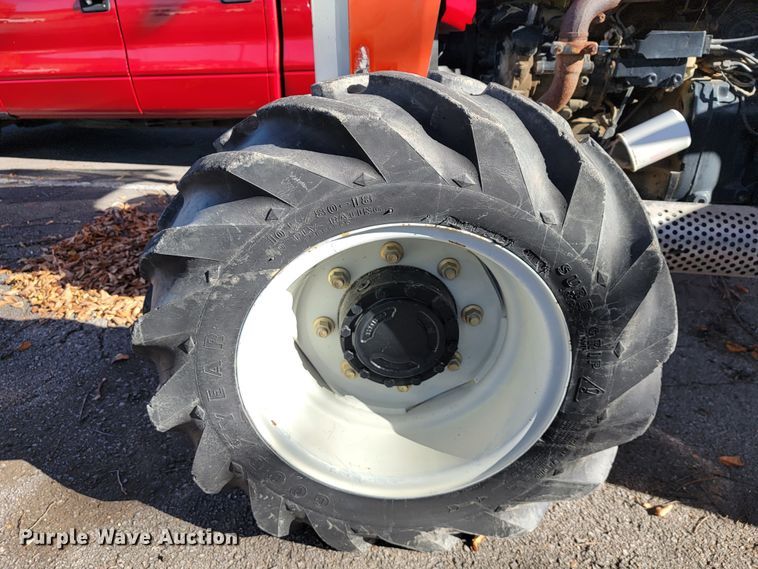 image for item ID9220 2001 Massey Ferguson 243  tractor