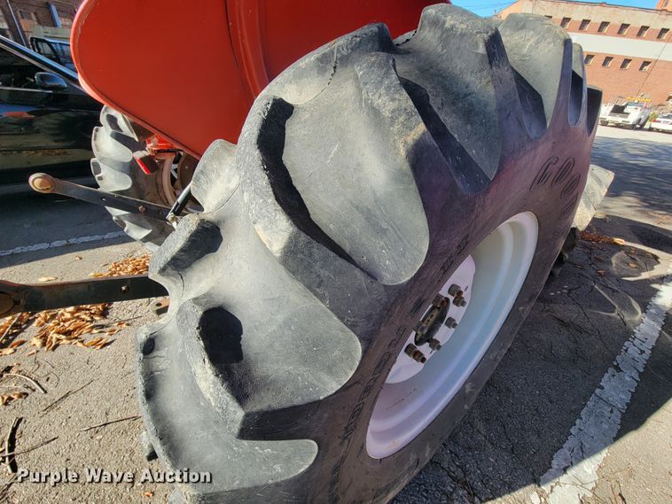 image for item ID9220 2001 Massey Ferguson 243  tractor