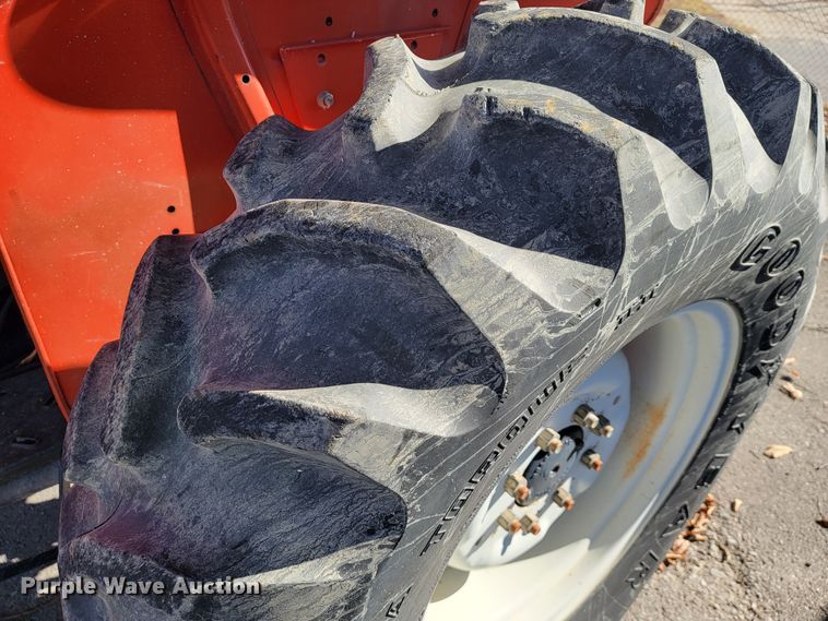 image for item ID9220 2001 Massey Ferguson 243  tractor