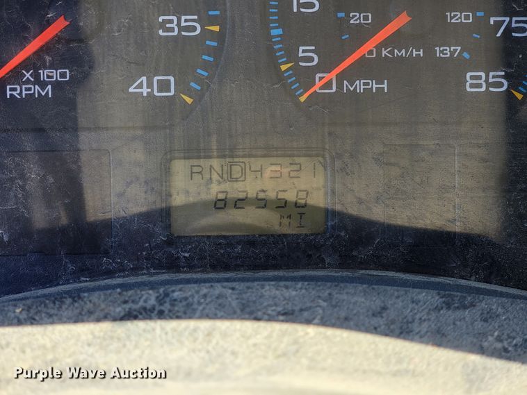 image for item ID9233 2004 International 7400  flatbed truck