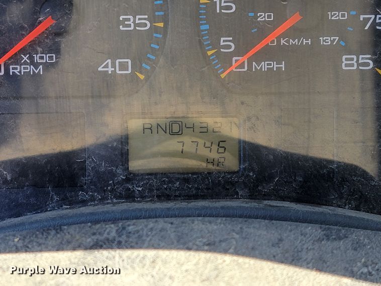 image for item ID9233 2004 International 7400  flatbed truck