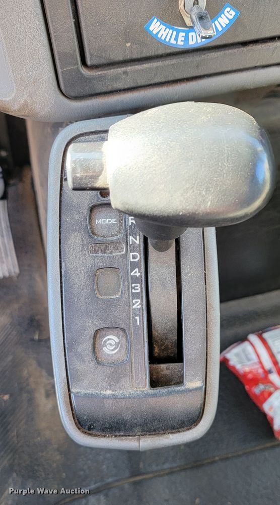 image for item ID9233 2004 International 7400  flatbed truck